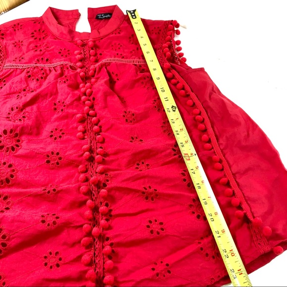 Simplee Women Eyelet pompons sleeveless top, sz L - Picture 5 of 7